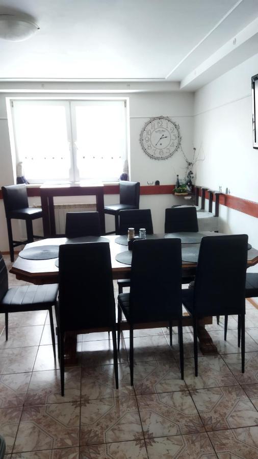 Lucky Cat Hotel Nova Lesna Exterior photo