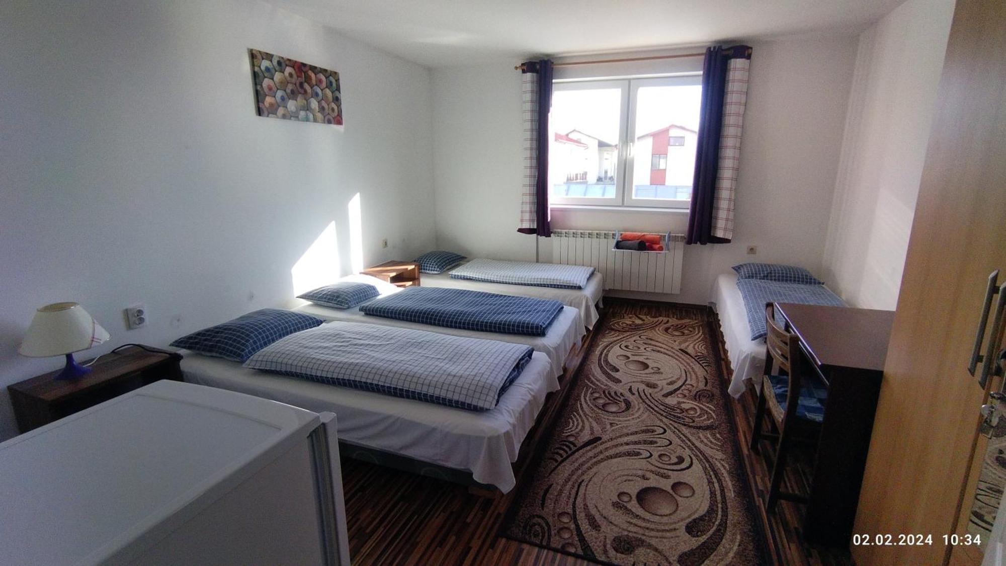 Lucky Cat Hotel Nova Lesna Exterior photo